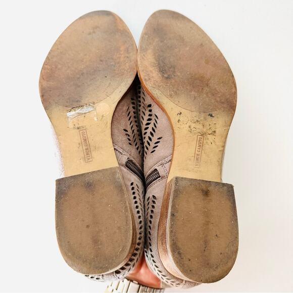 VINCE CAMUTO Tan Cream Suede Leather Zipper Zip Heel Ankle Boots Booties 8.5 - Picture 8 of 12